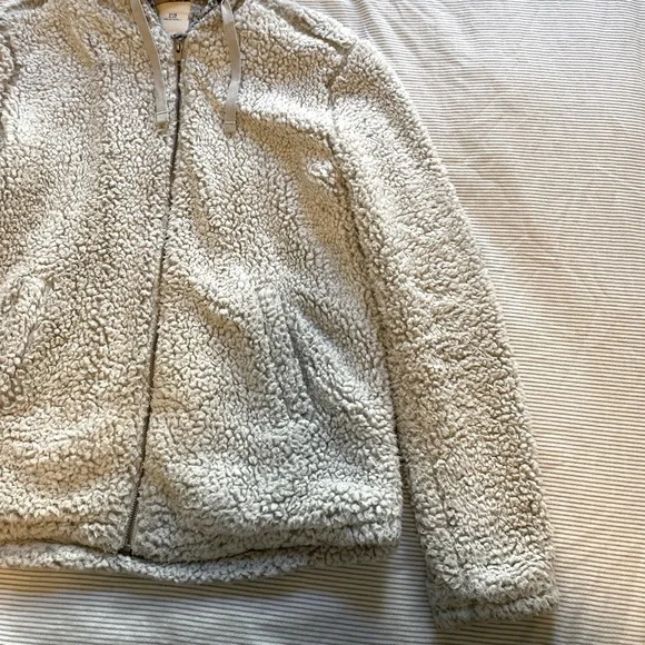 Fuzzy ivory thread+supply jacket - Picture 3 of 8